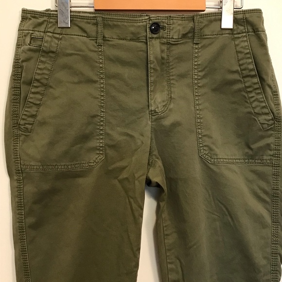 Banana Republic size 6 green capri pants - Picture 2 of 7